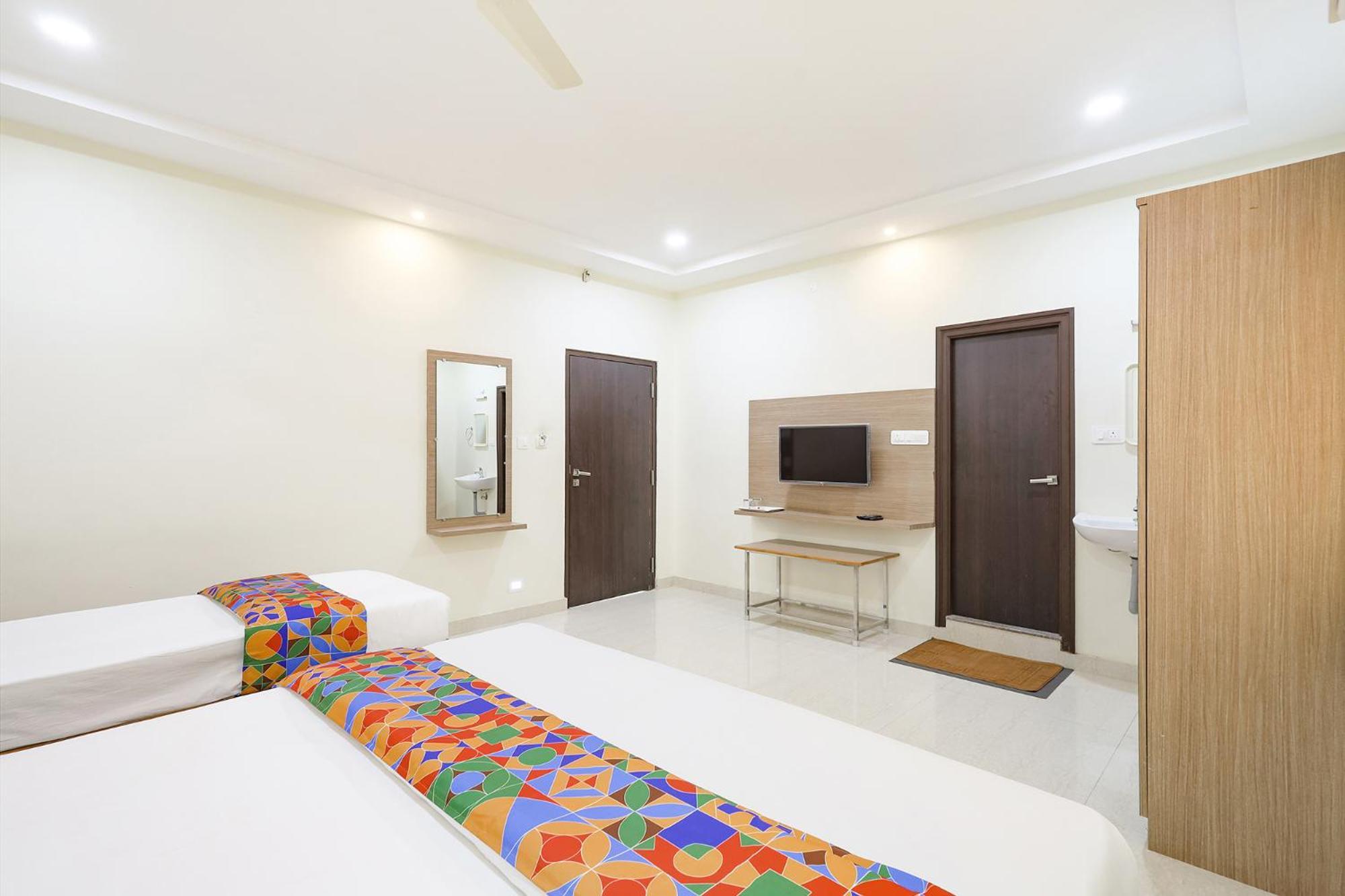 Fabhotel Karthikeya Residency - Tirupati Bus Stand - 900M Eksteriør bilde